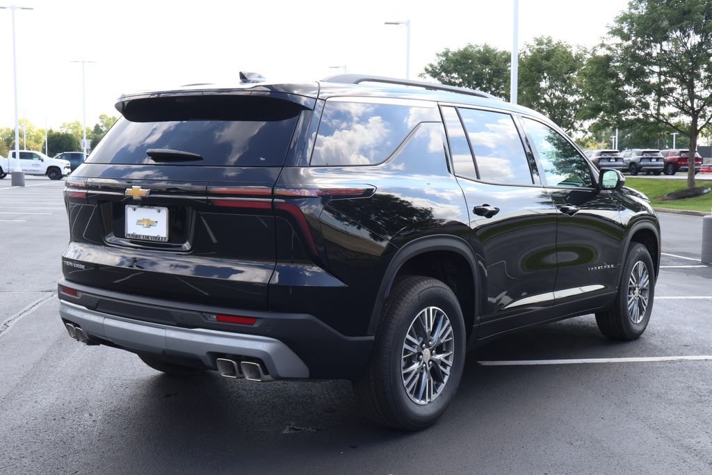 2027 Chevrolet Traverse LT - Photo 8