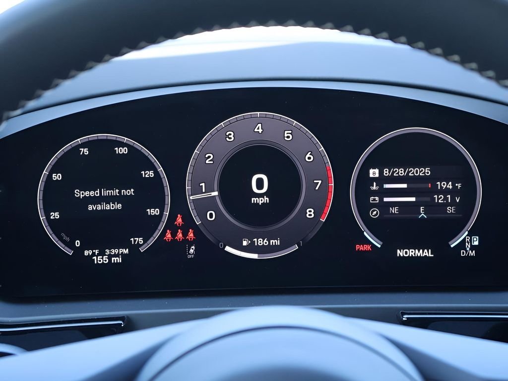 Used 2025 Olive Porsche  image 26