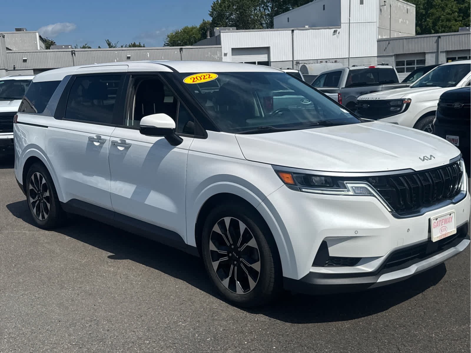 Used 2022 Snow White Pearl Kia EX image 7