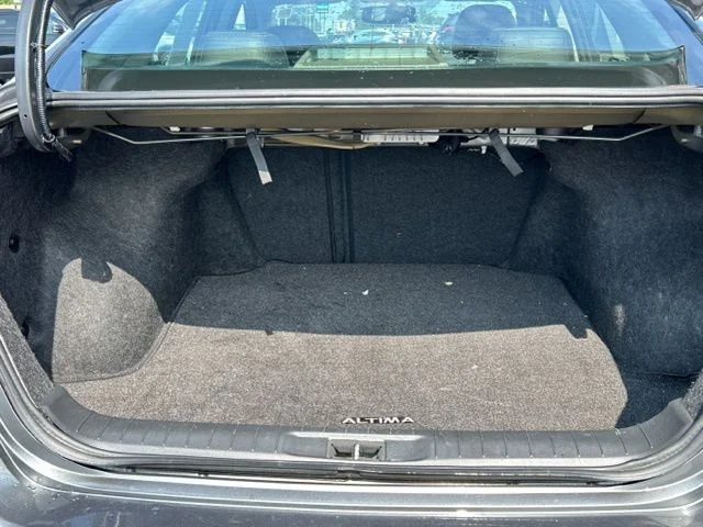 Used 2017 Gun Metallic Nissan 3.5 SL image 7