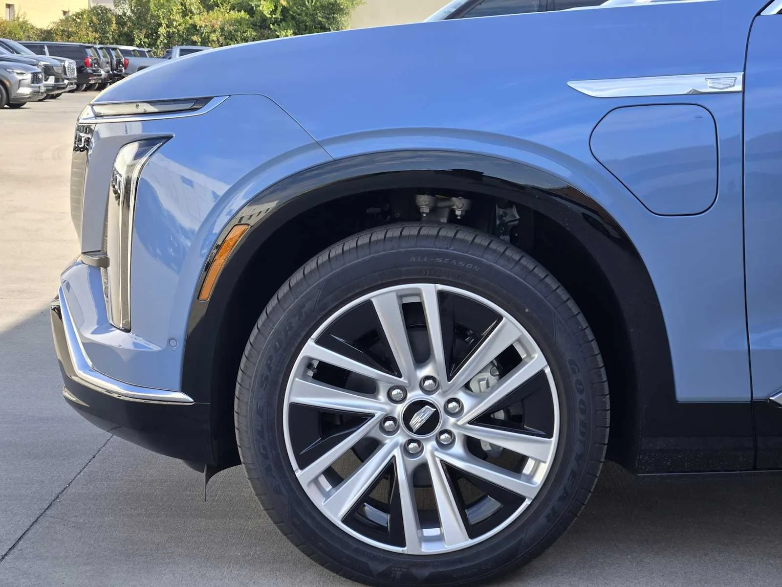 2027 Cadillac VISTIQ Luxury - Photo 6