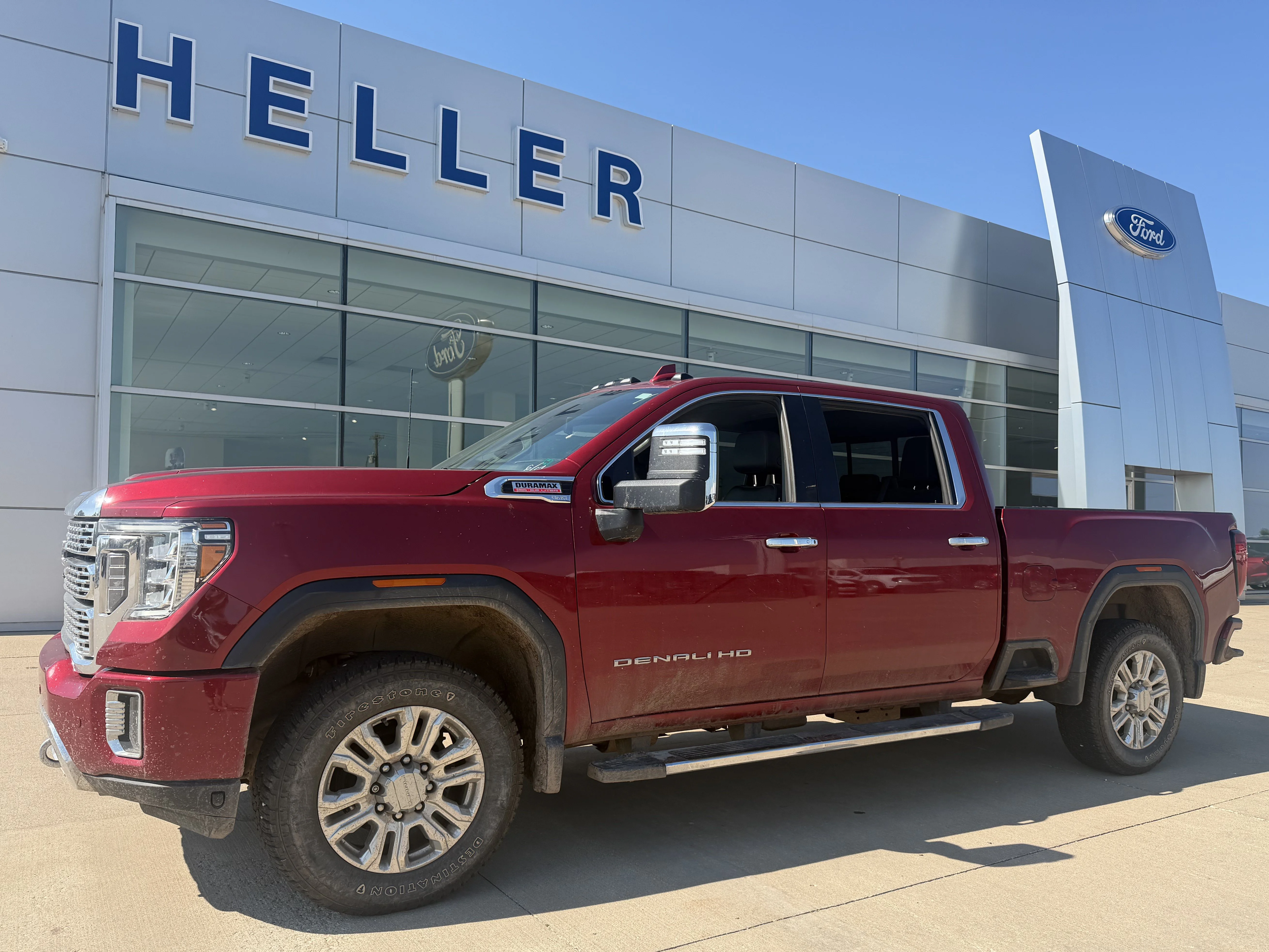 Used 2021  GMC Denali image 3