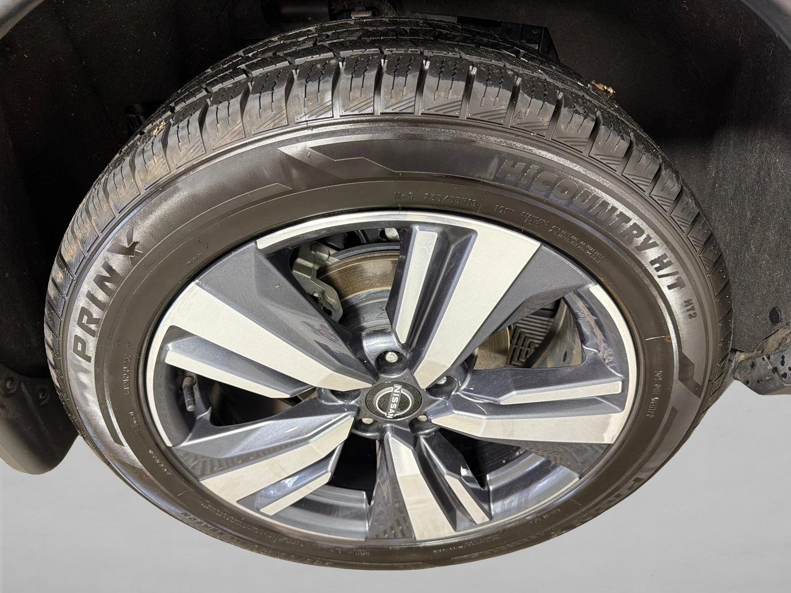 Used 2023 Super Black Nissan SL image 18