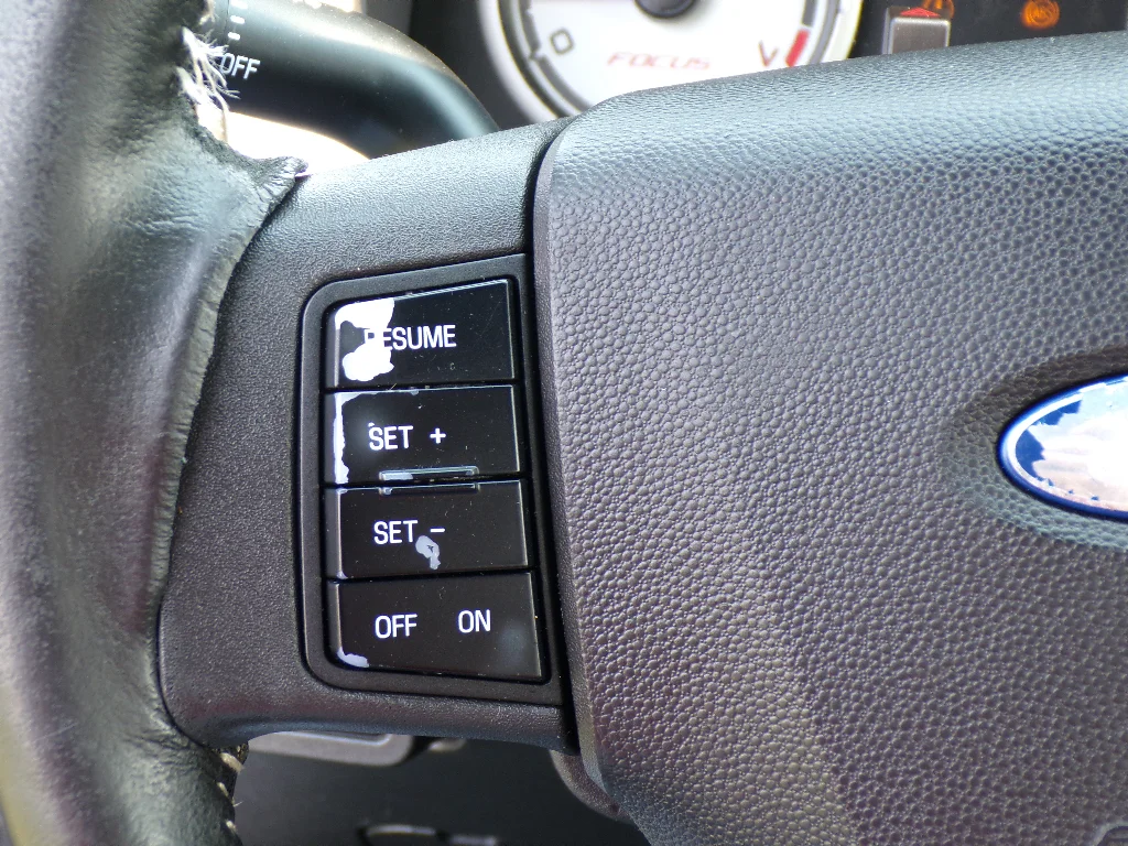 Used 2008 Vista Blue Clearcoat Metallic Ford SE image 27