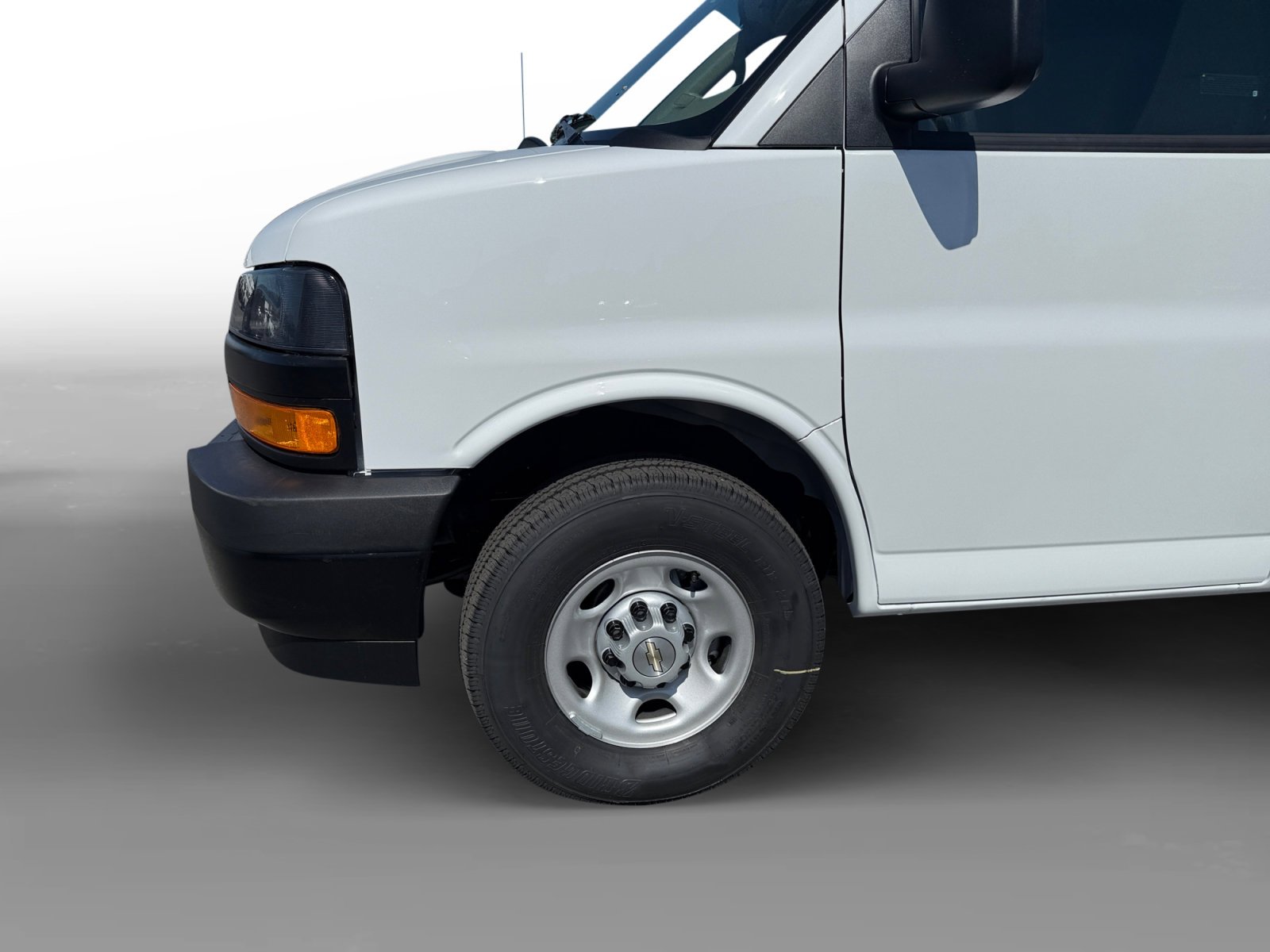 2026 Chevrolet Express Cargo Work Van - Photo 9