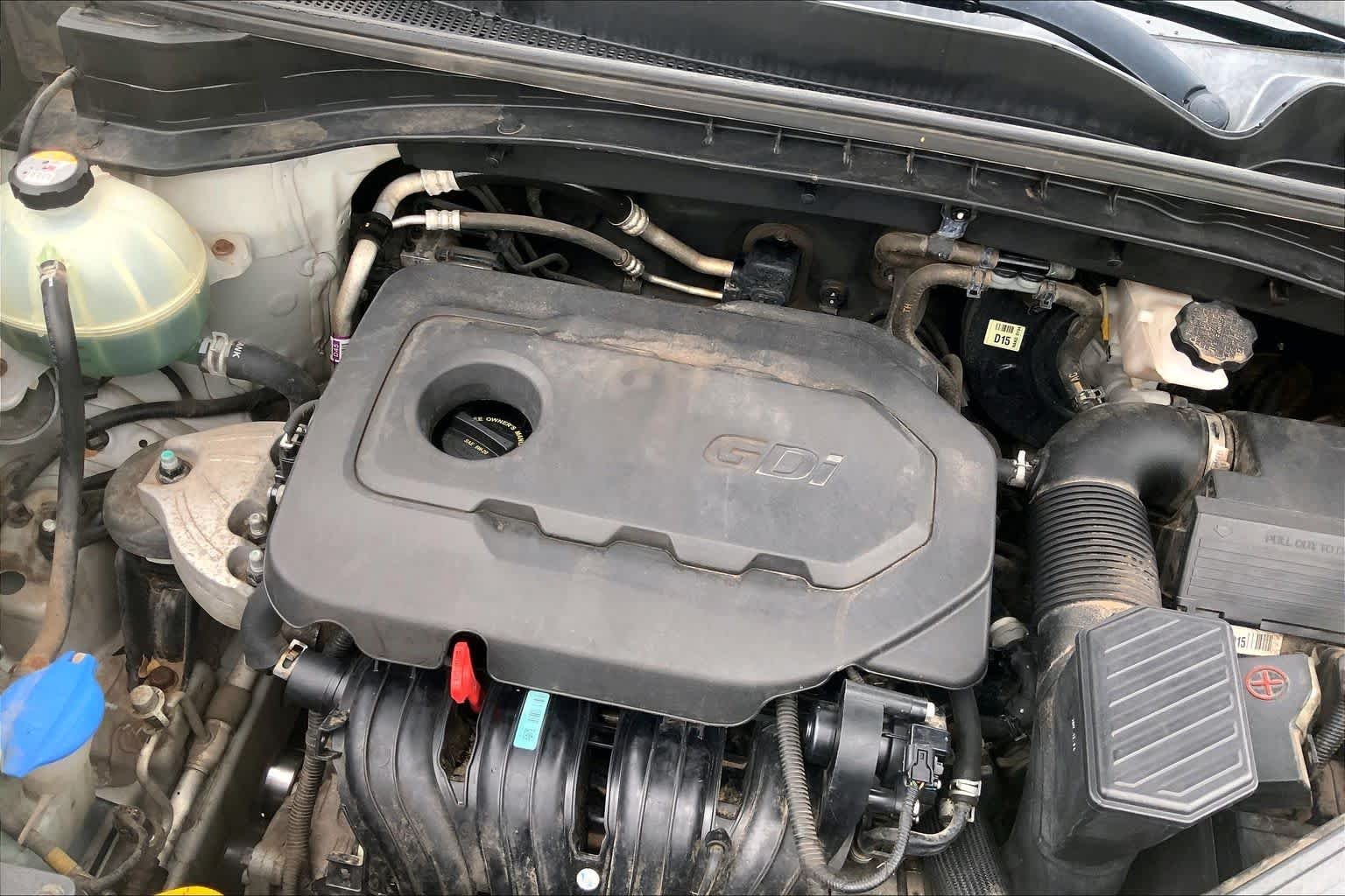 Used 2018 Sparkling Silver Kia LX image 31
