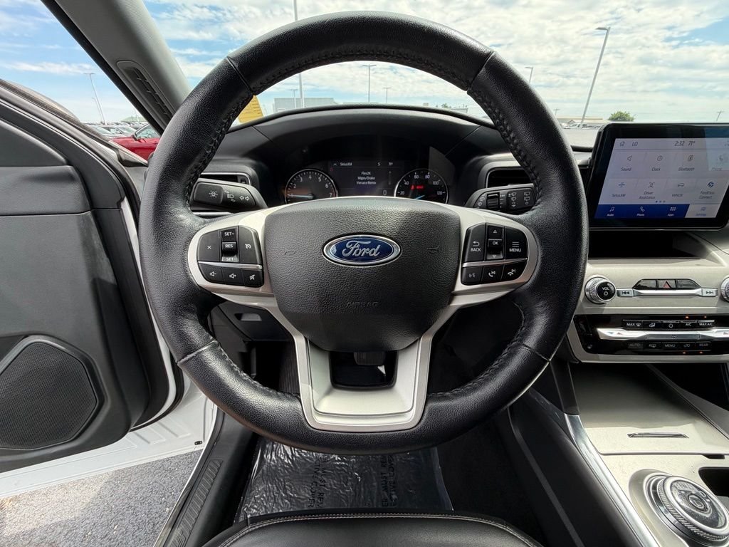Used 2023 White Ford XLT image 27