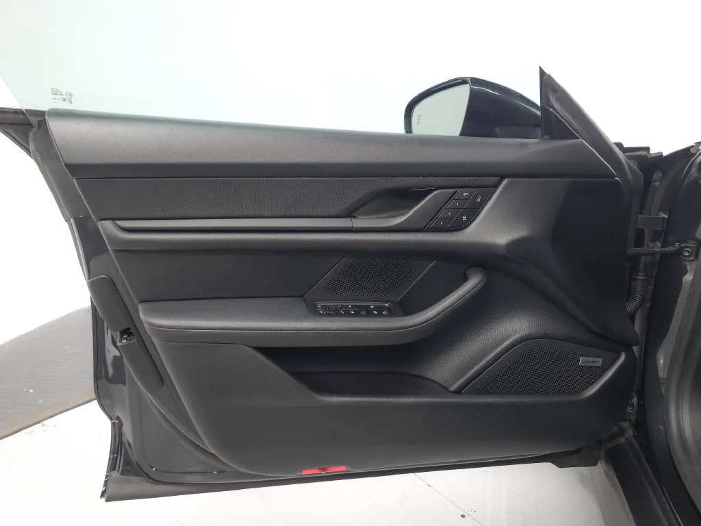 Used 2022 Volcano Grey Metallic Porsche Base image 5