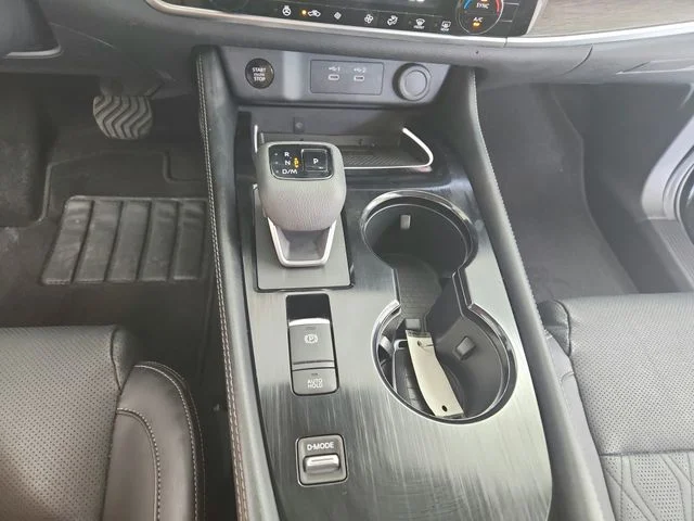 Used 2024 Black Nissan Platinum image 27