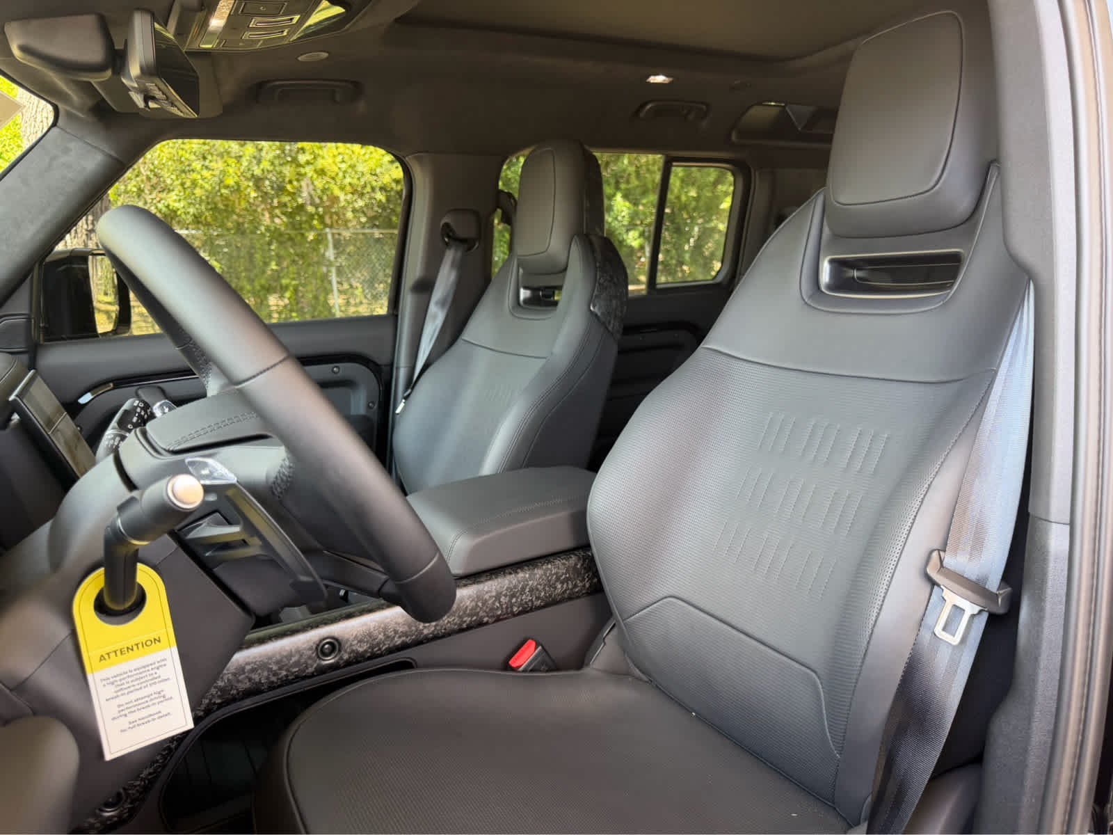 2026 Land Rover Defender OCTA Black - Photo 11