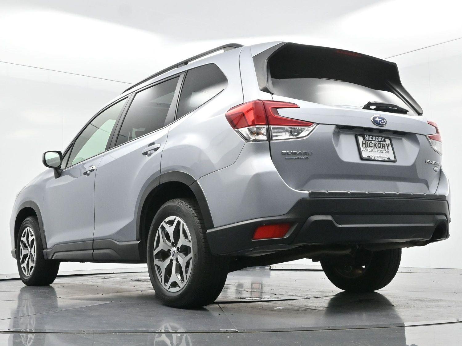 Used 2020 Ice Silver Metallic Subaru Premium image 45