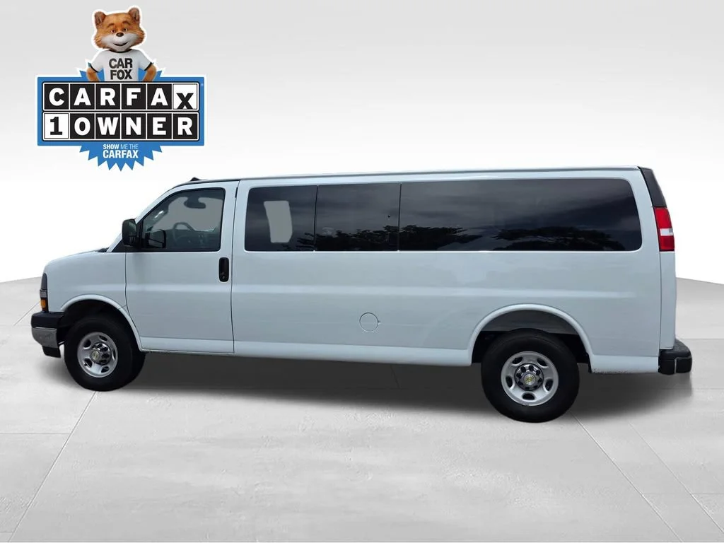 Used 2025 Summit White Chevrolet 1LT image 4
