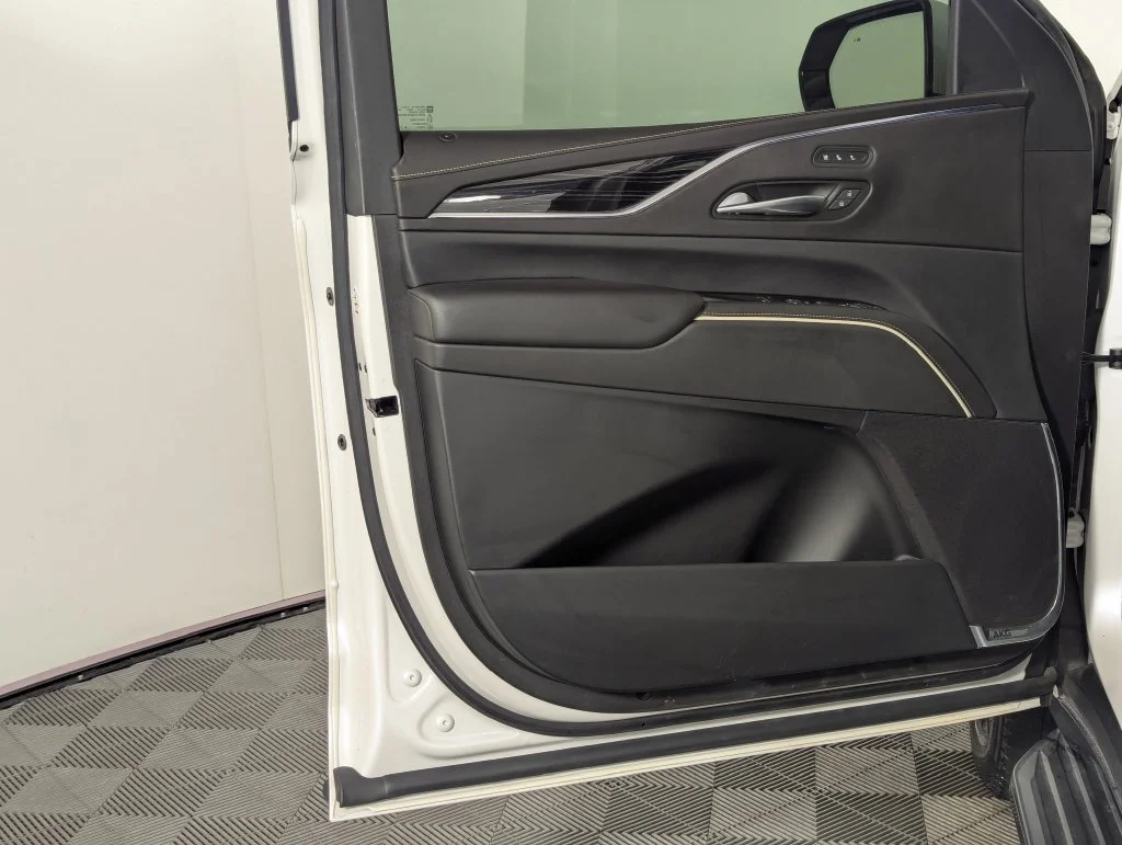 Used 2021 White Cadillac Sport image 59