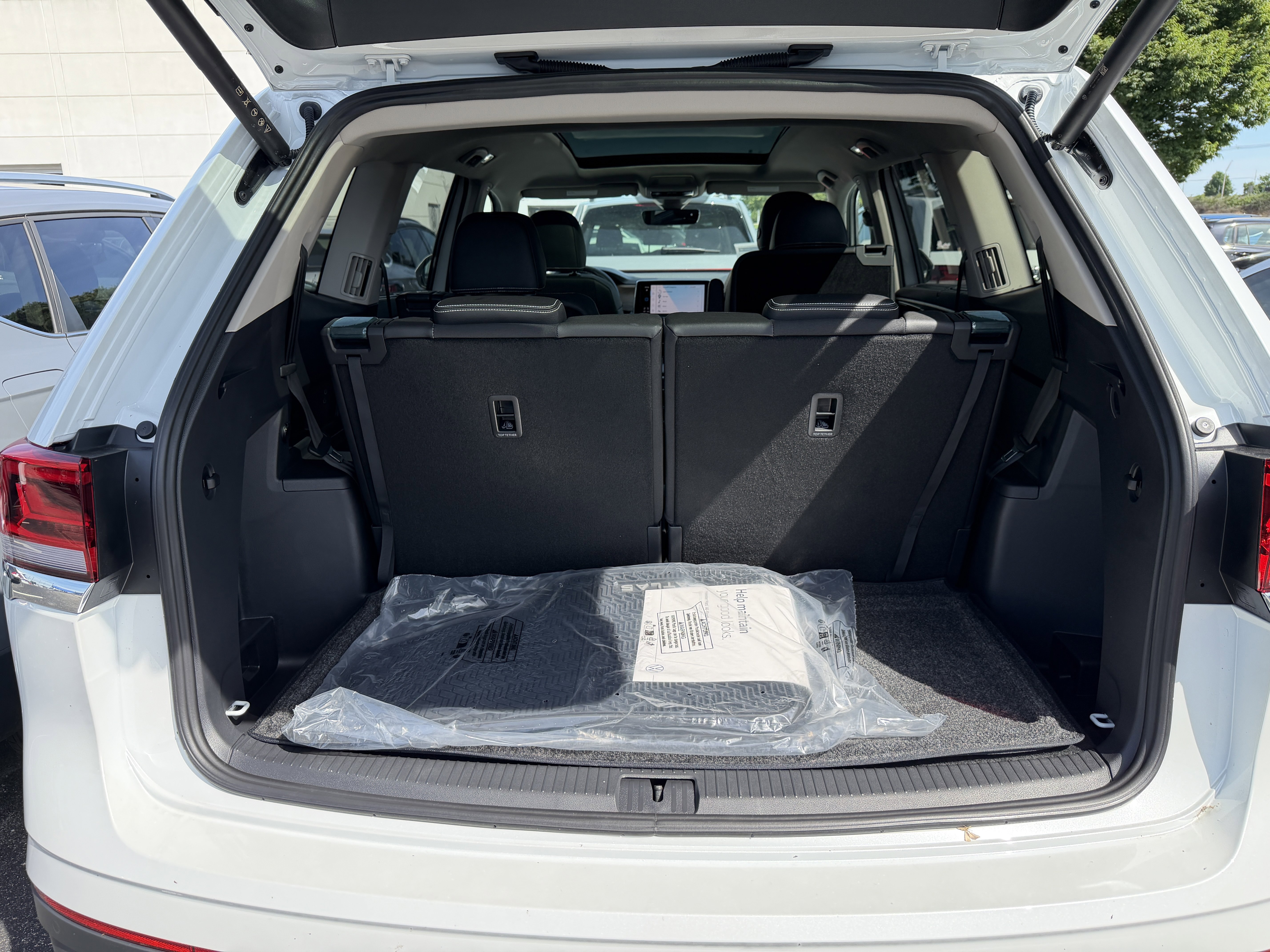 New 2026 Opal White Pearl Volkswagen 2.0T SE w/Technology image 29