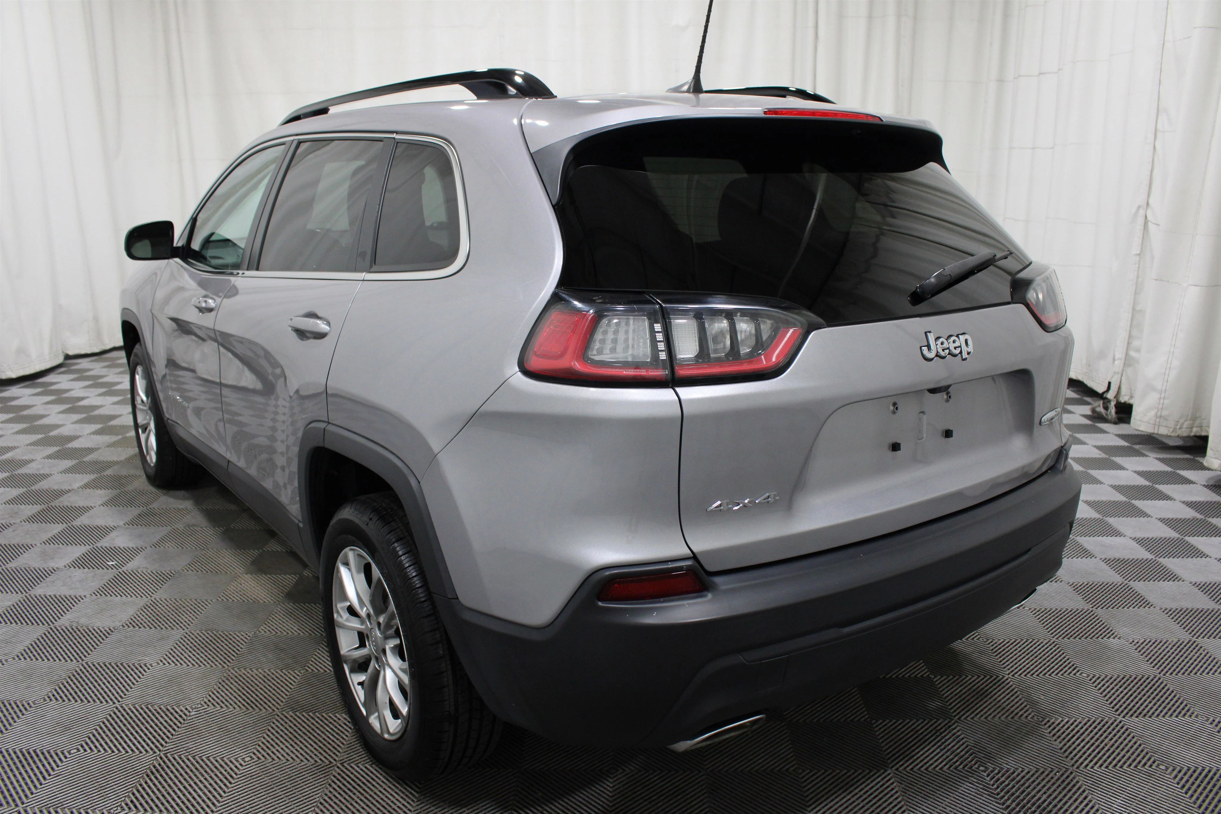 2022 Jeep Cherokee Latitude Lux - Photo 25