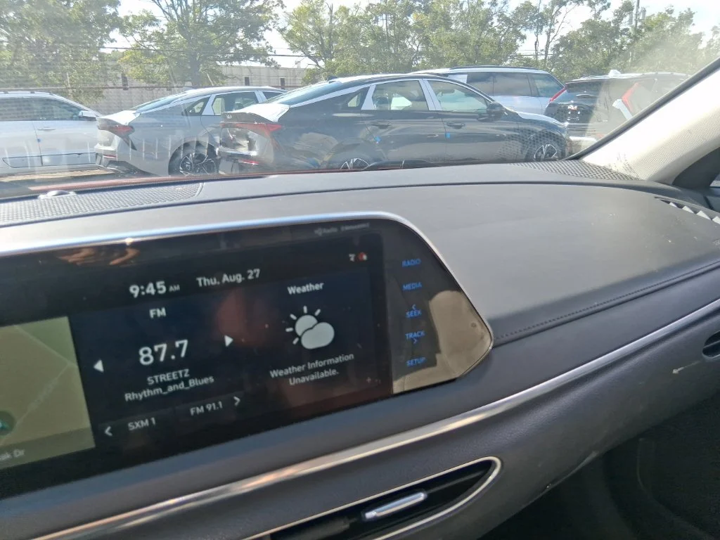 Used 2021 Red Hyundai Limited image 14