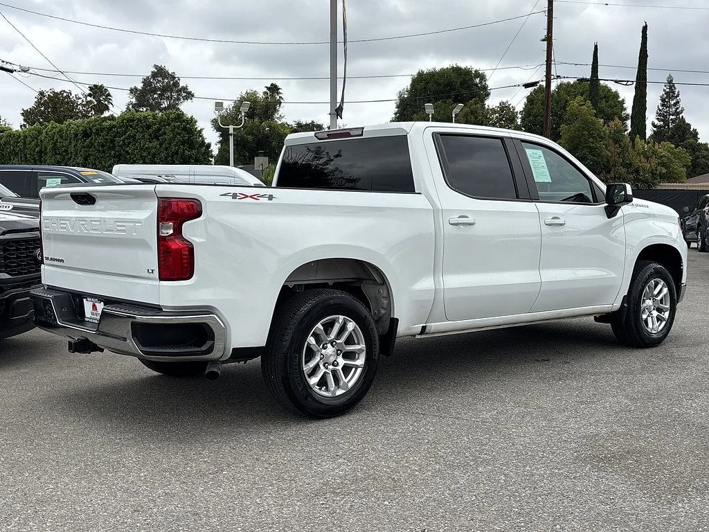Used 2023 White Chevrolet LT image 3