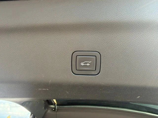 Used 2025 Black Chevrolet LT image 17