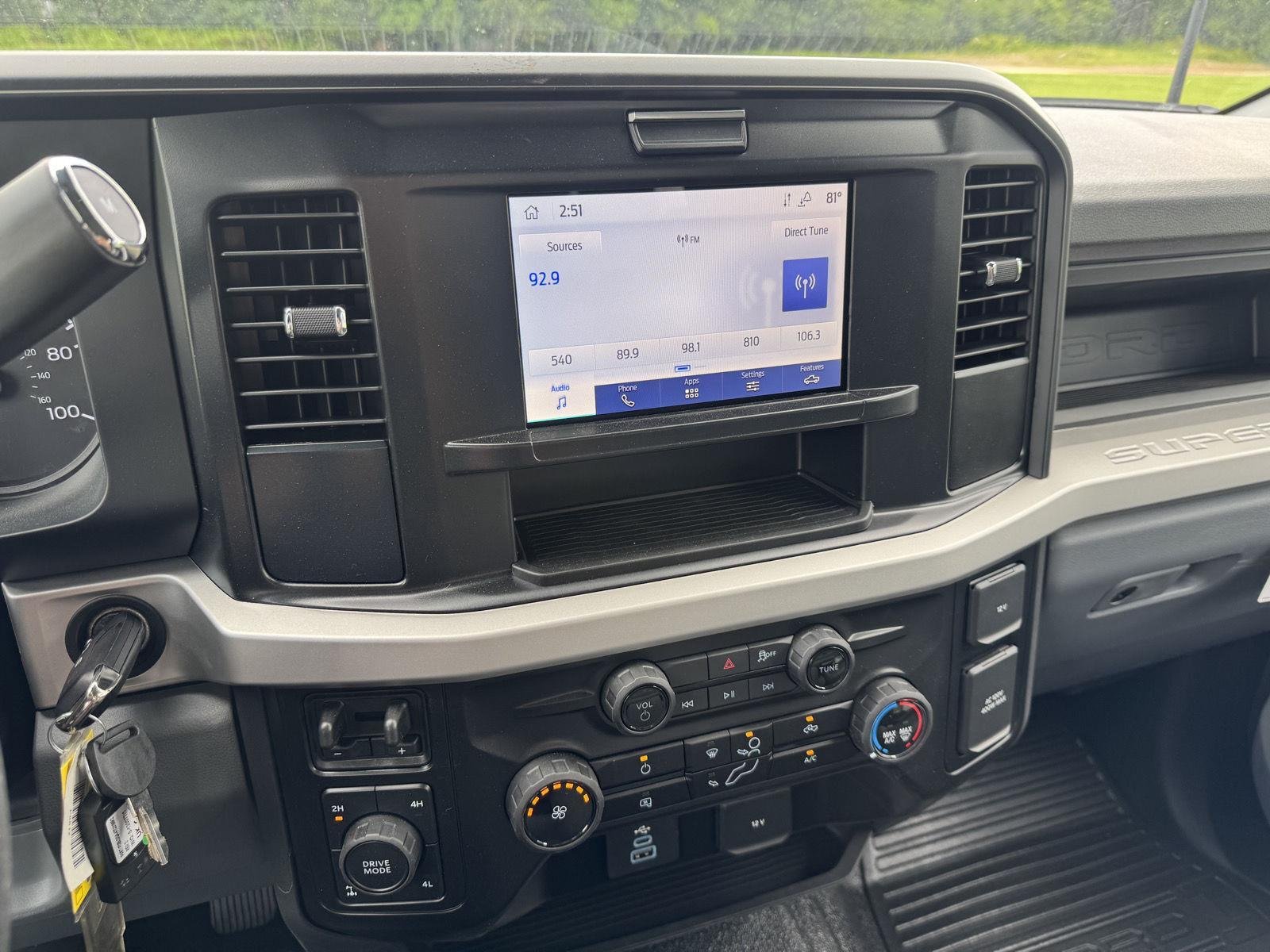 New 2026 Oxford White Ford F-250® XL image 16