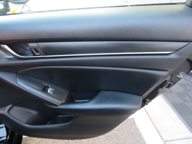 Used 2018 Crystal Black Pearl Honda LX 1.5T image 13