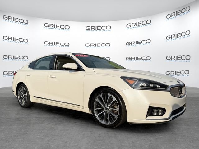 2019 Kia Cadenza Technology's photo