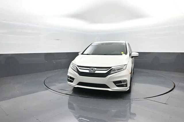 Certified Used 2018 Diamond White Honda Touring image 4