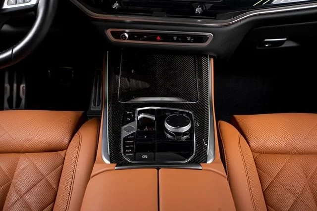 Used 2025 Black Sapphire Metallic BMW M60i image 39