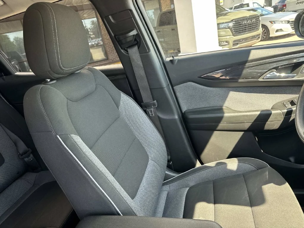 Used 2025 Black Chevrolet LT image 19