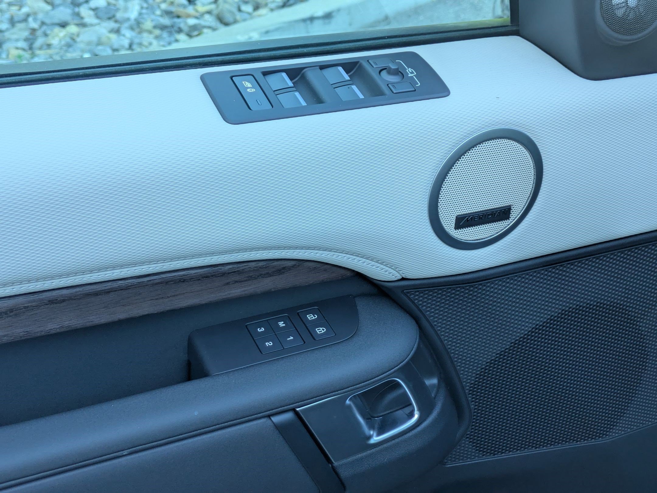 2026 Land Rover Discovery Dynamic SE - Photo 14