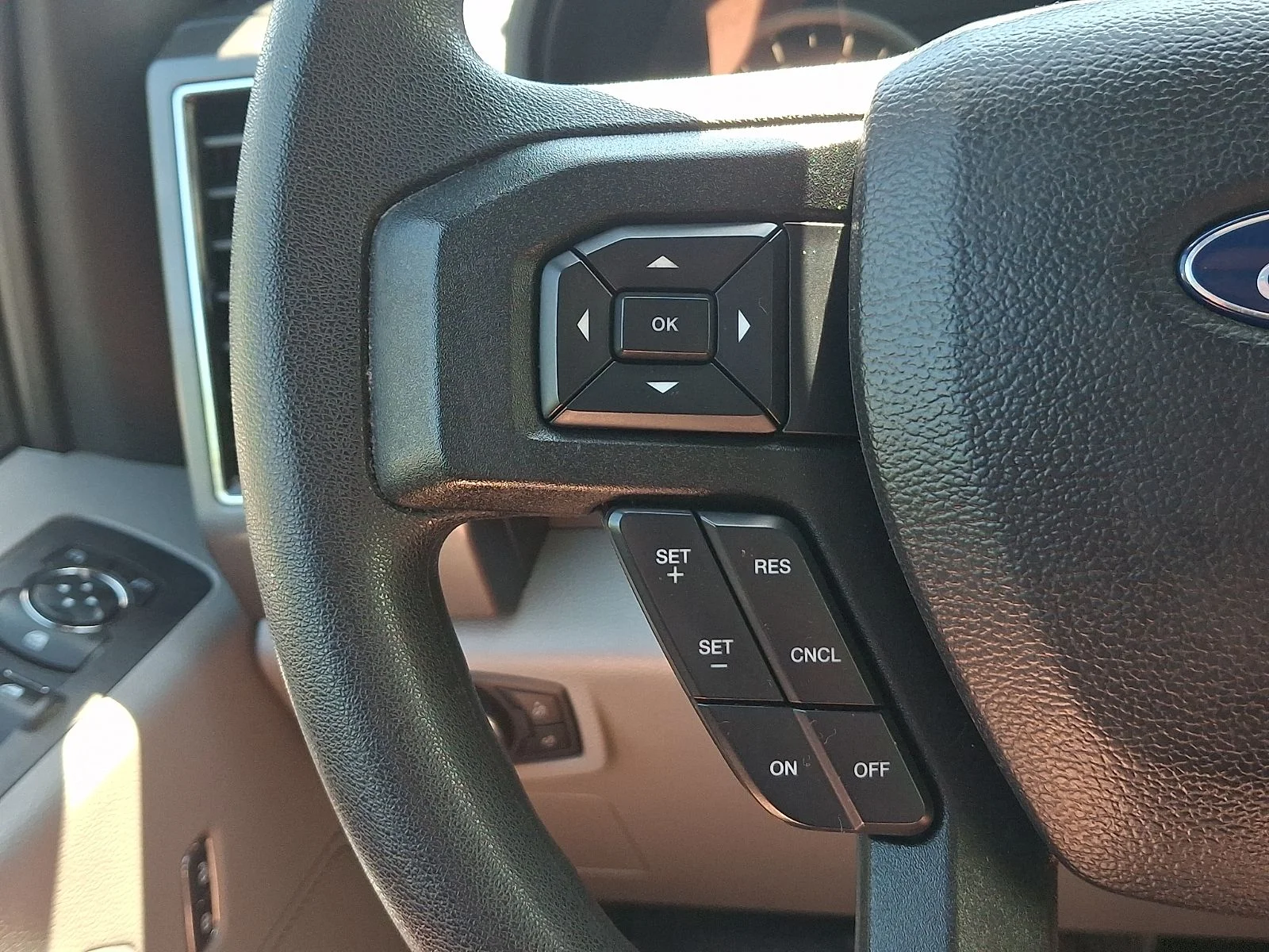 Used 2018 Silver Ford XLT image 21