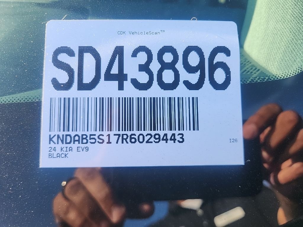 Certified Used 2024 Black Kia Light Long Range image 5