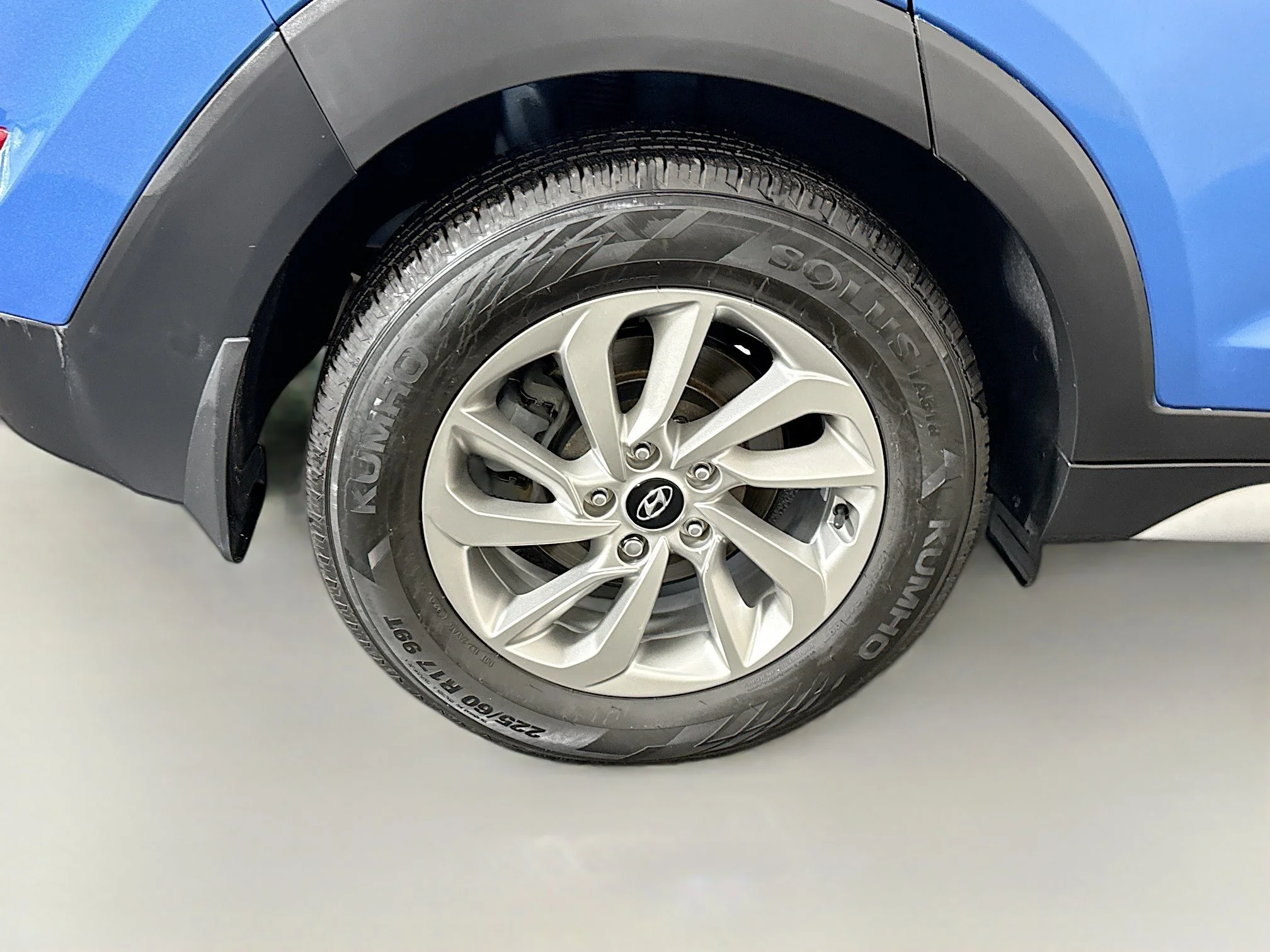 Used 2017 Caribbean Blue Hyundai SE Plus image 29