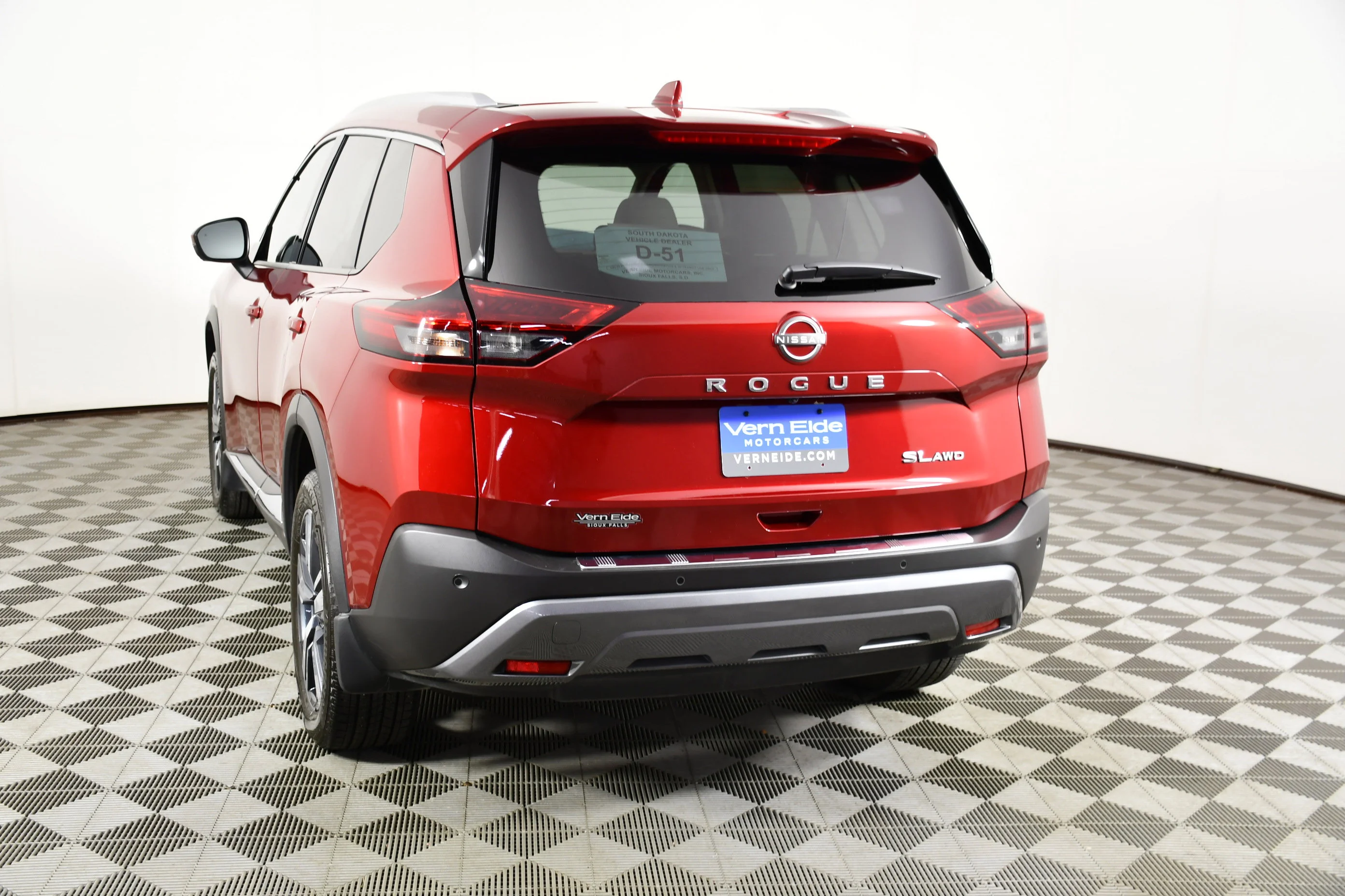 Used 2023 Scarlet Ember Tintcoat Nissan SL image 7