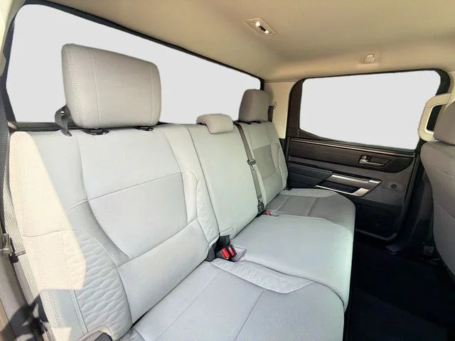 Used 2024  Toyota SR5 image 31