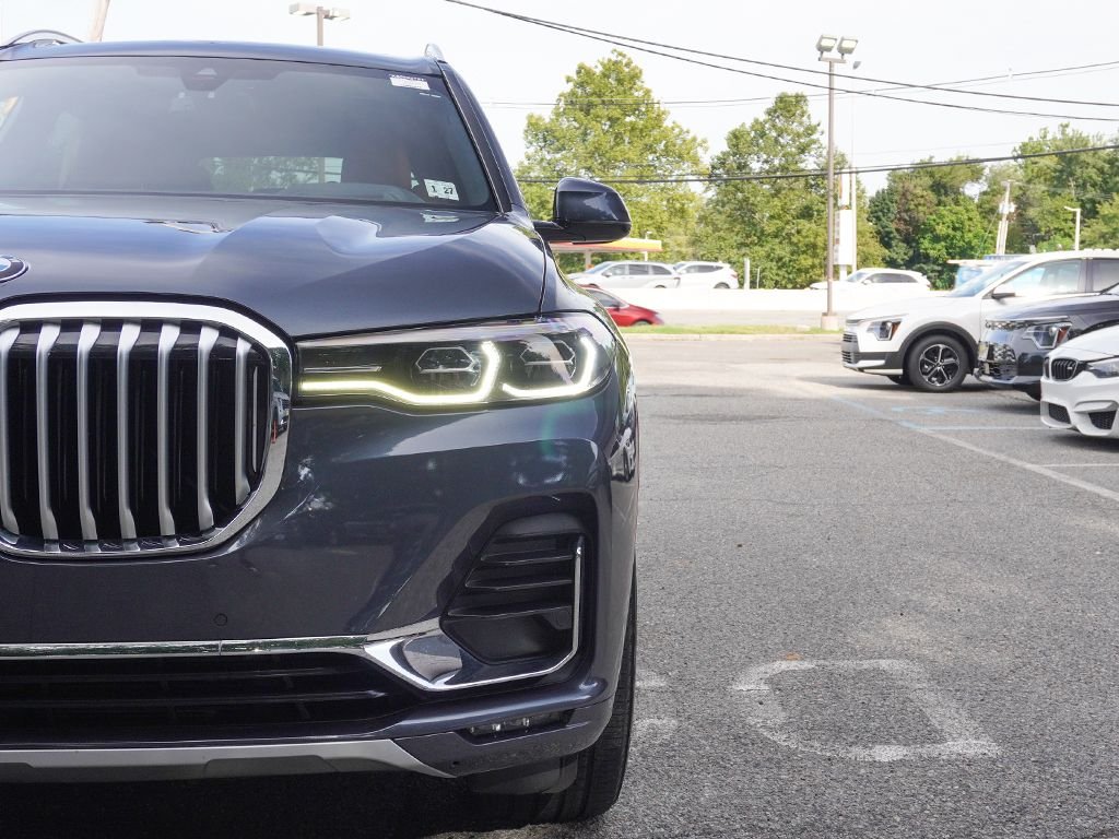 Used 2022 Gray BMW xDrive40i image 17