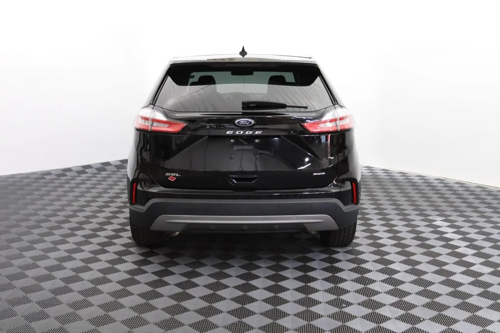 Used 2023 Black Ford SEL image 7
