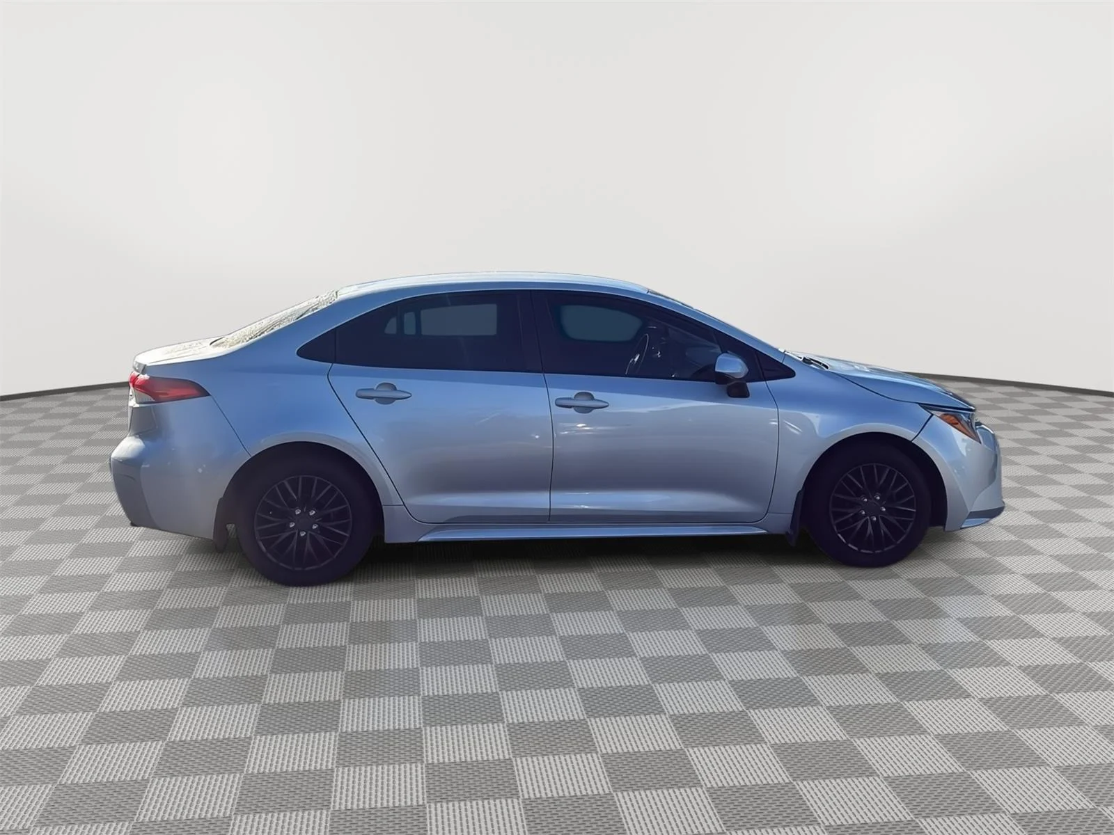 Used 2025 Classic Silver Metallic Toyota LE image 4