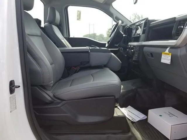 New 2026 Oxford White Ford F-550® XL image 6