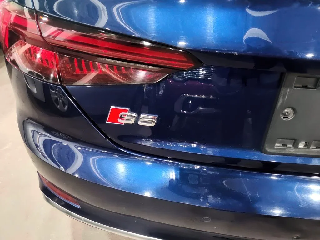 Used 2018 Navarra Blue Metallic Audi Premium Plus image 5