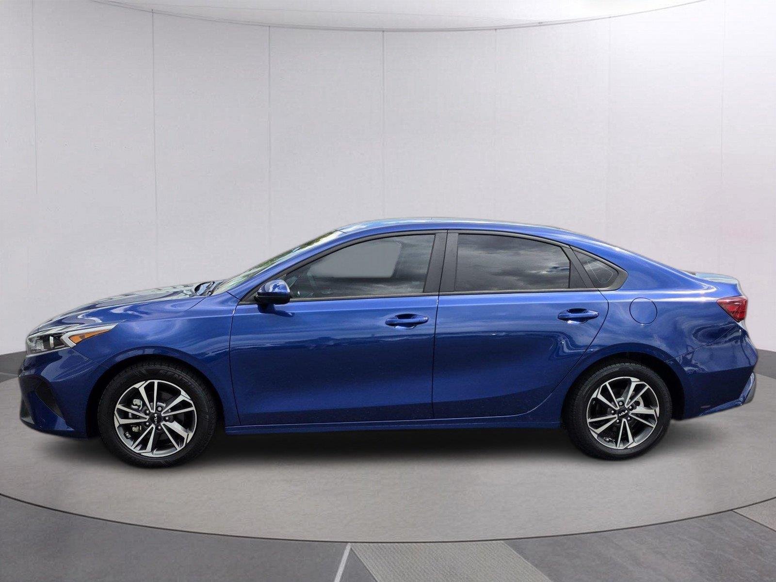 Used 2023 Deep Sea Blue Kia LXS image 3