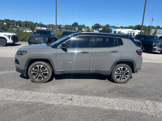 Used 2022 Gray Jeep Limited image 4