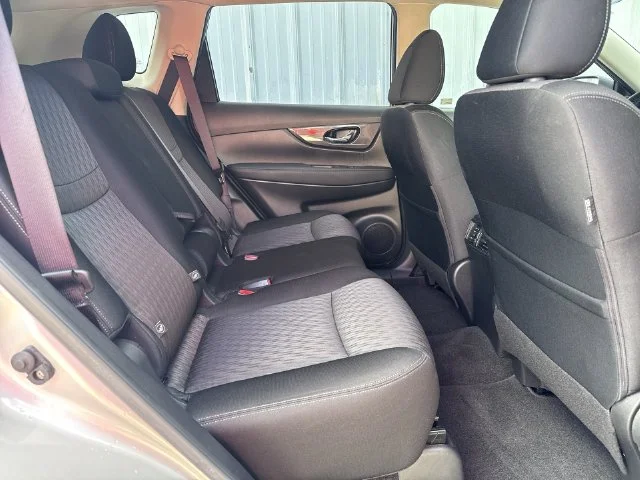 Used 2020 Silver Nissan SV image 11