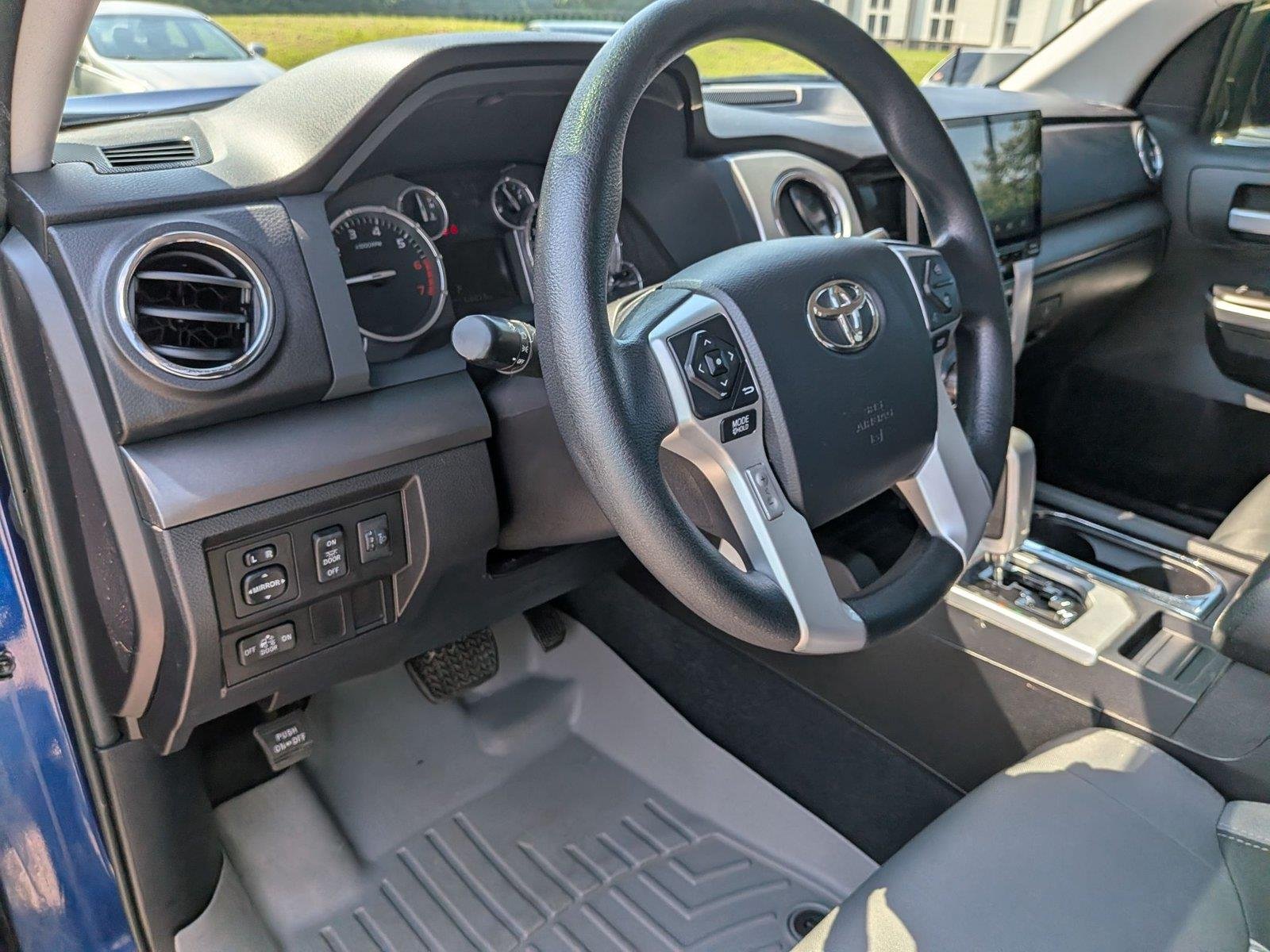 Used 2015 Blue Ribbon Metallic Toyota SR5 image 19