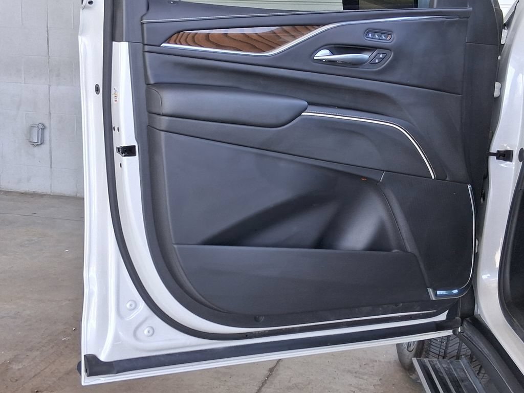 Used 2024 Crystal White Tricoat Cadillac Sport Platinum image 17