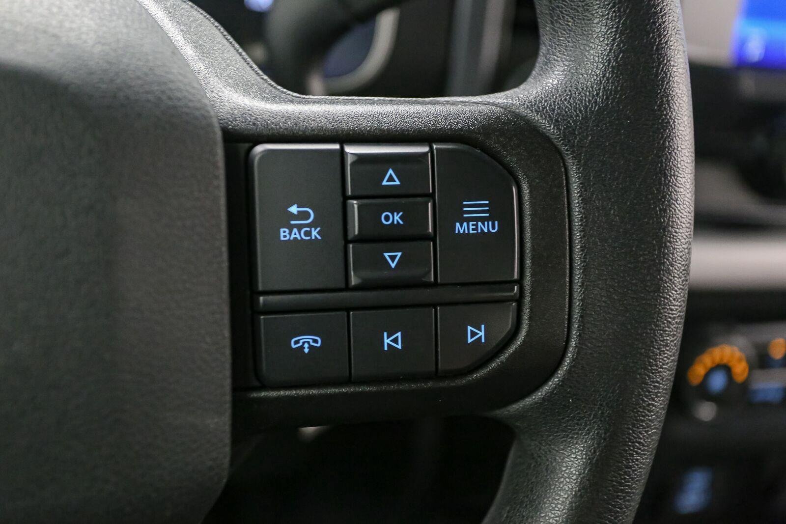 Used 2023 Oxford White Ford XLT image 35