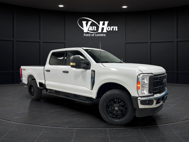 Used 2024 Oxford White Ford XLT image 1