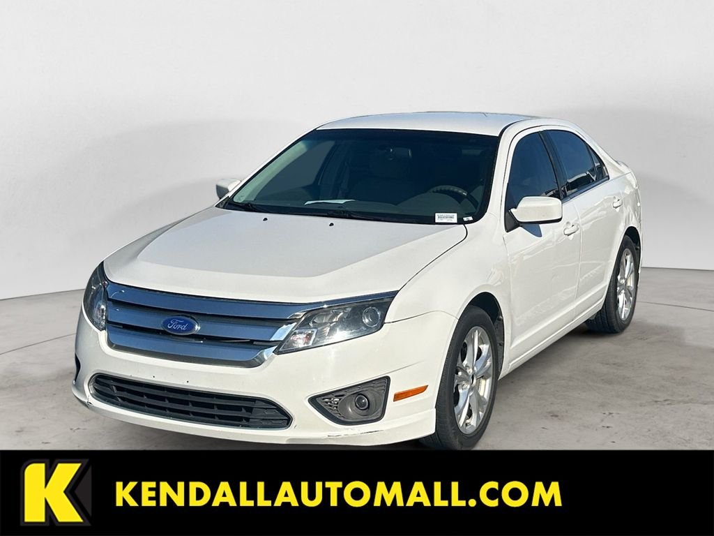 Used 2012 White Ford SE image 1