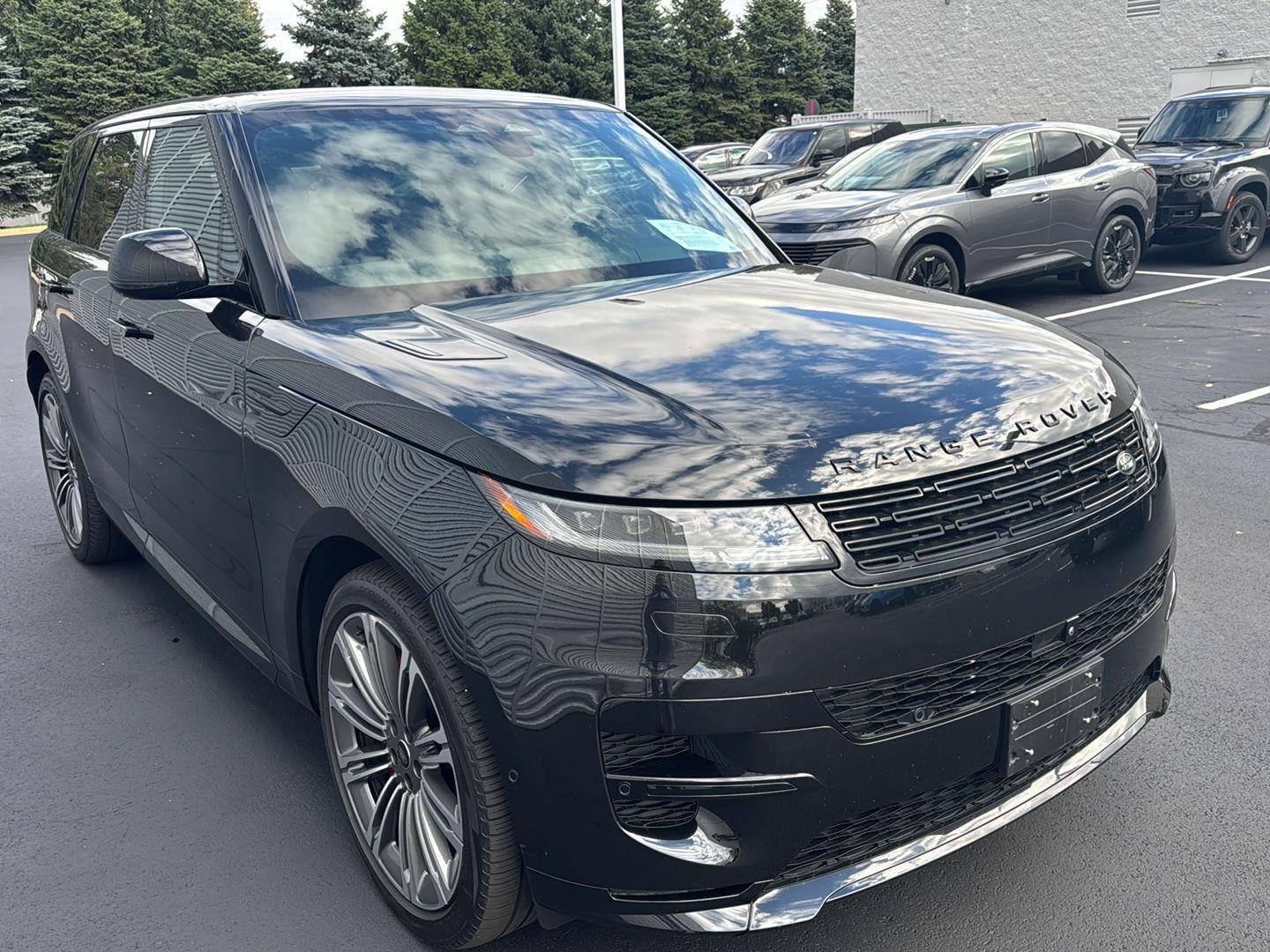 Certified Used 2024 Santorini Black Metallic Land Rover Dynamic SE image 4