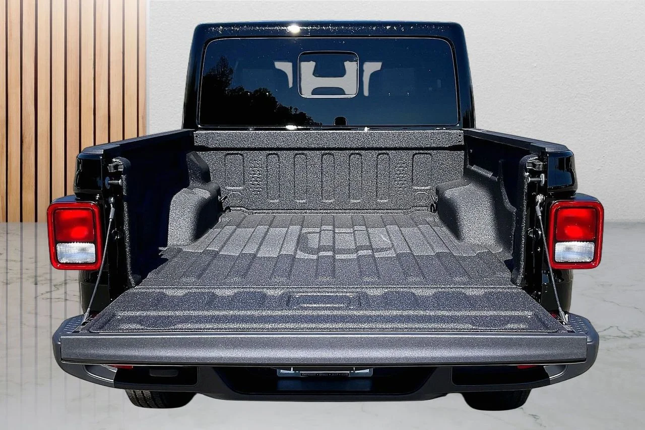 New 2026 Black Clear-Coat Exterior Paint Jeep Sahara image 21
