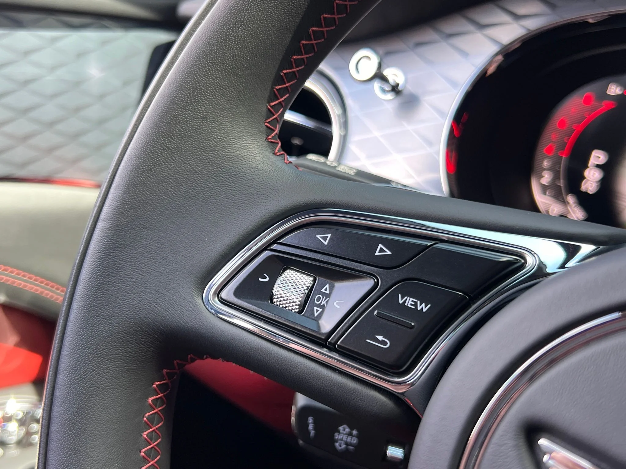 Certified Used 2024  Bentley S image 30